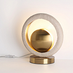 Настольная лампа с бежевым текстурным кольцом и латунным шаром в центре Tactile   варинант исполнения - 4 | Loft Concept в Волгограде