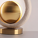 Настольная лампа с бежевым текстурным кольцом и латунным шаром в центре Tactile   варинант исполнения - 7 | Loft Concept в Волгограде