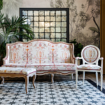 Трехместный диван из массива бука бежевый с растительным орнаментом Raffael Renaissance Beige Sofa варинант исполнения - 9 | Loft Concept в Волгограде