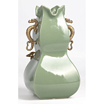 Ваза зеленого цвета из фарфора с бронзовыми ручками в виде драконов и рельефным цветочным декором Eden Garden porcelain and bronze варинант исполнения - 4 | Loft Concept в Волгограде