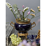 Ваза темно-синяя фарфоровая на бронзовой подставке с ажурным ободком и изогнутыми ручками Eden Garden варинант исполнения - 4 | Loft Concept в Волгограде