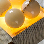 Настольная лампа с основанием из 24 выточенных сферических камней Through Stone варинант исполнения - 5 | Loft Concept в Волгограде