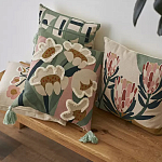 Подушка с цветочным принтом и кисточками Blooming Elegance Daisy варинант исполнения - 8 | Loft Concept в Волгограде