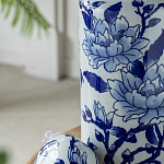 Ваза цилиндрической формы с крышкой и синим цветочным узором на белом фоне Blue & White Ornament варинант исполнения - 4 | Loft Concept в Волгограде