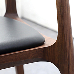 Стул деревянный с мягким сиденьем из черной натуральной кожи Moon Walnut Furniture варинант исполнения - 7 | Loft Concept в Волгограде