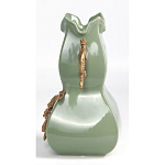 Ваза зеленого цвета из фарфора с бронзовыми ручками в виде драконов и рельефным цветочным декором Eden Garden porcelain and bronze варинант исполнения - 3 | Loft Concept в Волгограде