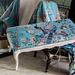 Банкетка из массива бука с цветочным принтом Turquoise Beige Chinoiserie Garden Banquette варинант исполнения - 5 | Loft Concept в Волгограде