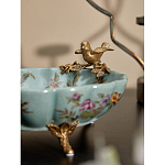 Блюдо из голубого фарфора с бронзовой птичкой Blue Garden варинант исполнения - 6 | Loft Concept в Волгограде