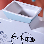 Ваза плоская белая с абстрактными черными линиями в форме лиц Faces of Imagination варинант исполнения - 6 | Loft Concept в Волгограде