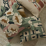 Подушка декоративная зеленого цвета с геометрическим рисунком Divine Abstractions варинант исполнения - 8 | Loft Concept в Волгограде