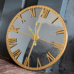 Часы настенные зеркальные с золотым металлическим циферблатом Mirror Tower Clock варинант исполнения - 4 | Loft Concept в Волгограде