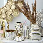 Ваза белая с рельефной поверхностью и золотыми полосами Vase Beehive варинант исполнения - 7 | Loft Concept в Волгограде