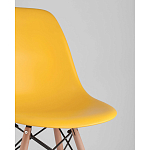 Пластиковый стул на ножках из массива бука Eames Yellow варинант исполнения - 2 | Loft Concept в Волгограде