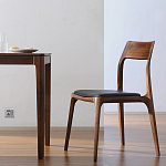 Стул деревянный с мягким сиденьем из черной натуральной кожи Moon Walnut Furniture варинант исполнения - 5 | Loft Concept в Волгограде