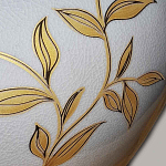 Настольная лампа с фарфоровым основанием бежевого цвета с рисунком и плиссированным абажуром на темной подставке Elstead Lighting варинант исполнения - 9 | Loft Concept в Волгограде