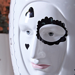 Ваза с декоративными лицами и графическими элементами в виде сердец и символов Faces of Imagination варинант исполнения - 6 | Loft Concept в Волгограде