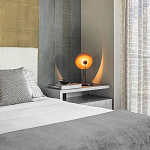 Настольная лампа с круглым деревянным отражателем и черным цилиндрическим плафоном Accord Lighting варинант исполнения - 7 | Loft Concept в Волгограде