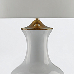 Настольная лампа белого цвета с фарфоровым основанием и латунными акцентами и тканевым абажуром Currey & Company варинант исполнения - 3 | Loft Concept в Волгограде