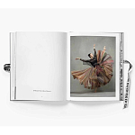 Подарочное издание про феминизм в моде Марии Грации Кьюри Her Dior Maria Grazia Chiuris New Voice варинант исполнения - 3 | Loft Concept в Волгограде