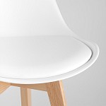 Стул с основой из пластика и мягким сиденьем Arvika White варинант исполнения - 7 | Loft Concept в Волгограде