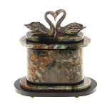 Часы настольные из натурального камня с декором в виде двух лебедей Swans Stone Clock варинант исполнения - 3 | Loft Concept в Волгограде