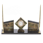 Настольный канцелярский набор из змеевика и офиокальцита с визитницами и часами Successful Leader варинант исполнения - 1 | Loft Concept в Волгограде