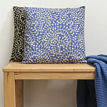 Подушка декоративная фиолетового цвета Blossom Essence Sophie варинант исполнения - 5 | Loft Concept в Волгограде