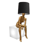 Лампа MANNEQUIN LAMP с абажуром девушка на кресле варинант исполнения - 3 | Loft Concept в Волгограде