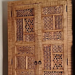 Этнический шкаф с орнаментом резьба из дерева Indian Antique Furniture варинант исполнения - 1 | Loft Concept в Волгограде