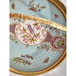 Блюдо круглое с ручкой и голубым фарфоровым дном с цветочным рисунком Blue Garden варинант исполнения - 2 | Loft Concept в Волгограде