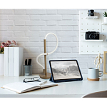 Настольная лампа белым изогнутым плафоном на круглой подставке Luke Lampco Tracer Lamp варинант исполнения - 5 | Loft Concept в Волгограде